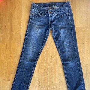 GUESS Los Angeles Low-Rise Skinny Jeans